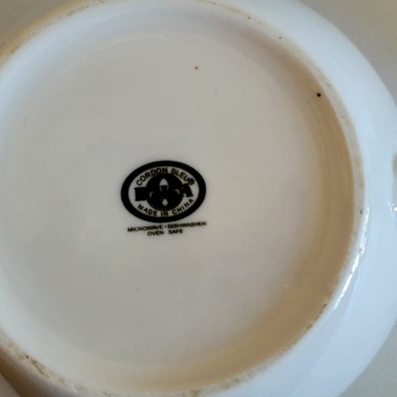 Cordon Bleu White Tea Set - Picture 4 of 9